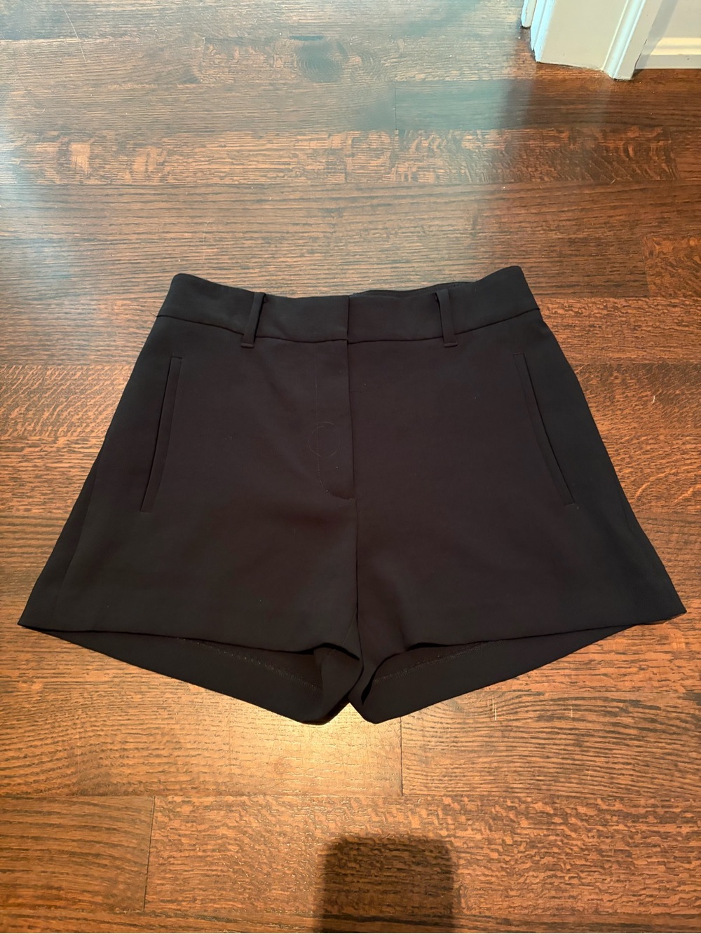 Aritzia Wilfred Black Womens Tailored High-Rise Shorts